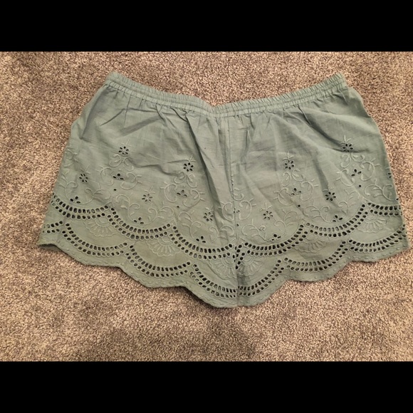 Super cute loose summer shorts - Picture 3 of 3